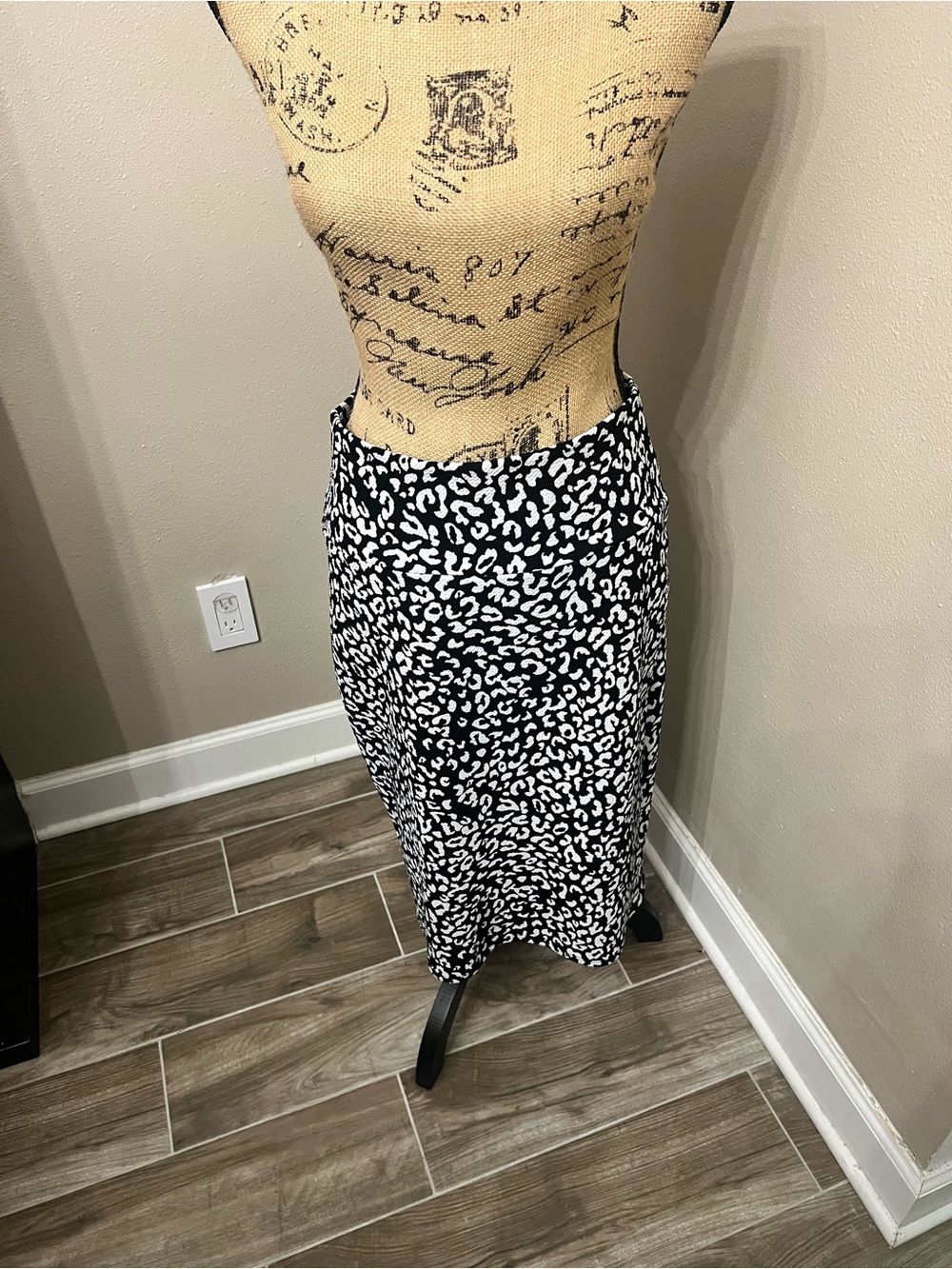 LuLaRoe Black and White Leopard Midi Skirt